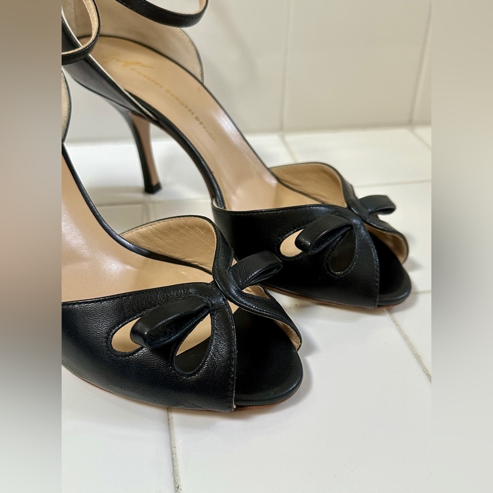 Giuseppe Zanotti Black Open-Toe Ankle Strap Heels - Picture 7 of 7